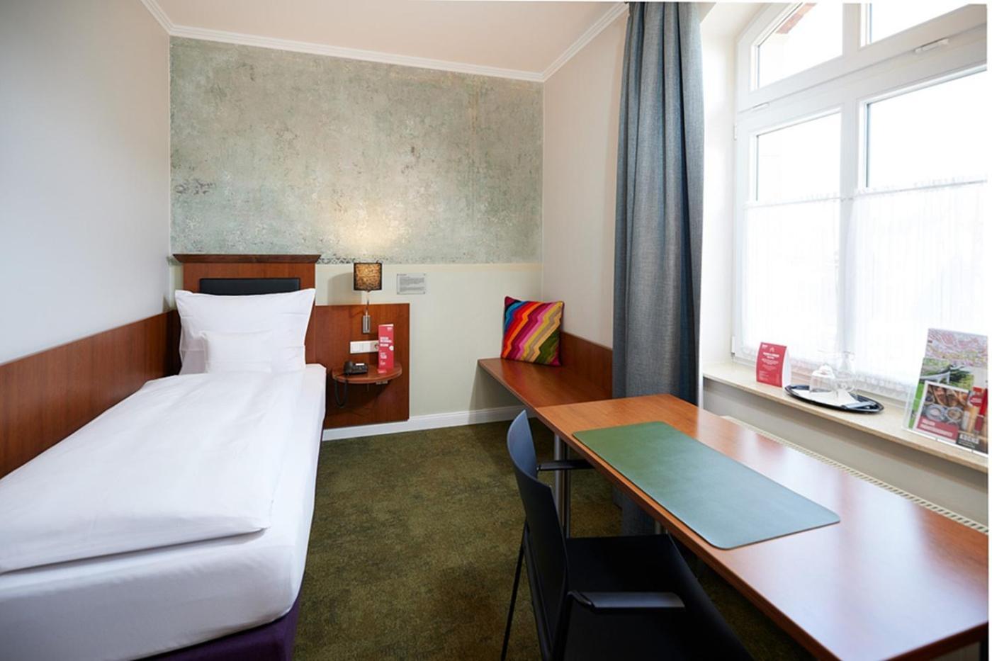 Kochs Stadthotel Ольпе